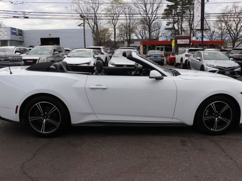 Used 2025 Ford Mustang Premium image 6