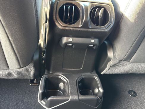 Used 2021 Jeep Wrangler Unlimited Islander image 28