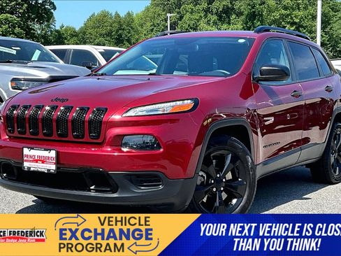 Used 2017 Jeep Cherokee Sport FWD image 3