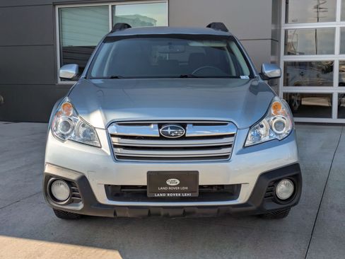 Used 2013 Subaru Outback 2.5i Premium w/ Popular Pkg 1B image 2