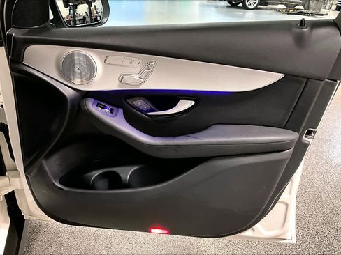 Used 2021 Mercedes-Benz GLC 300 image 22