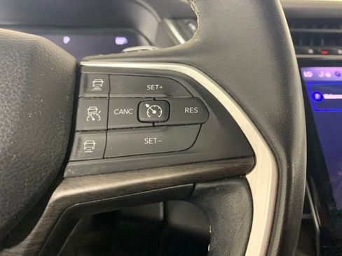 Used 2022 Jeep Grand Cherokee L Limited AWD/4WD image 32