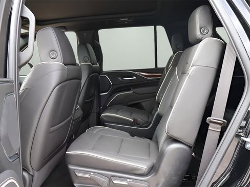 Used 2024 Cadillac Escalade Premium Luxury w/ Performance Package image 14