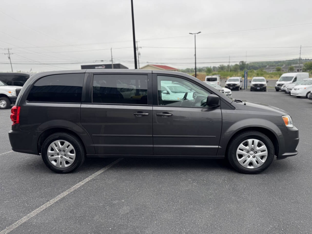 Used 2017 Dodge Grand Caravan SE FWD image 42