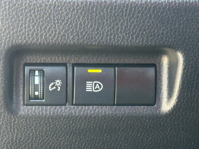 Used 2025 Toyota RAV4 XLE AWD/4WD image 22