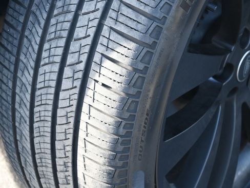 Used 2025 Land Rover Range Rover Sport Dynamic SE image 15