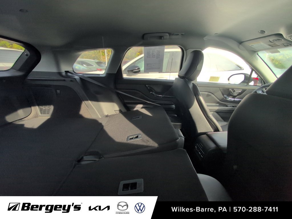 Used 2022 Lincoln Corsair AWD w/ Equipment Group 101A image 7
