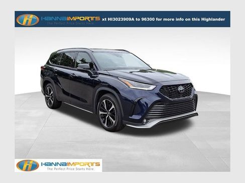 Used 2022 Toyota Highlander XSE FWD image 1