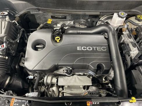 Used 2022 Chevrolet Equinox RS w/ RS Leather Package image 28