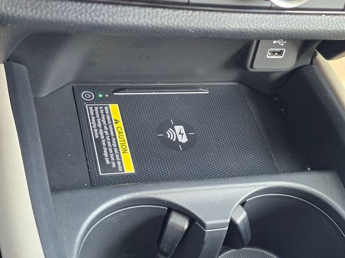 Used 2025 Honda HR-V EX-L image 16