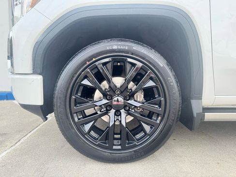 Used 2021 GMC Sierra 1500 Denali w/ Denali Ultimate Package image 19