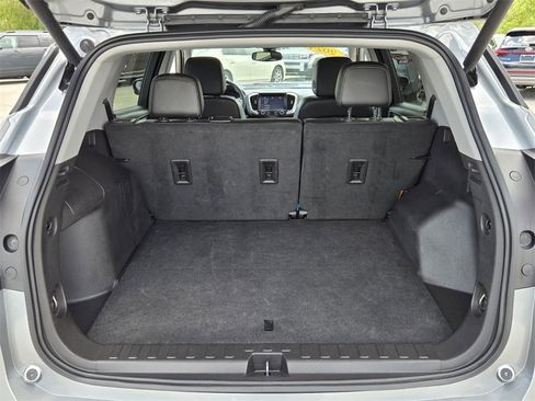 Used 2024 GMC Terrain SLT image 16