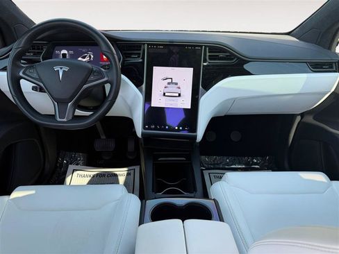 Used 2018 Tesla Model X 75D AWD/4WD image 11