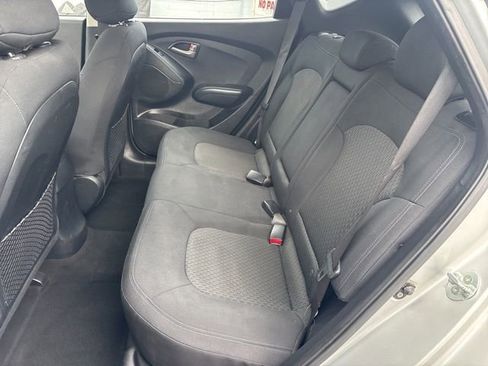 Used 2010 Hyundai Tucson GLS image 8