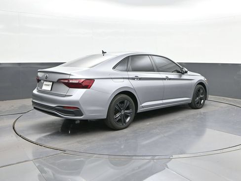 Used 2023 Volkswagen Jetta SE FWD image 11