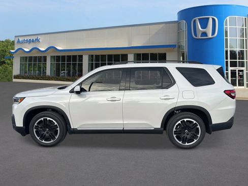 New 2026 Honda Pilot Touring image 2