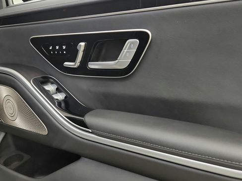 Used 2023 Mercedes-Benz S 500 4MATIC w/ AMG Line image 31