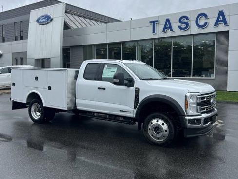 New 2025 Ford F450 XLT w/ XLT Value Package image 1
