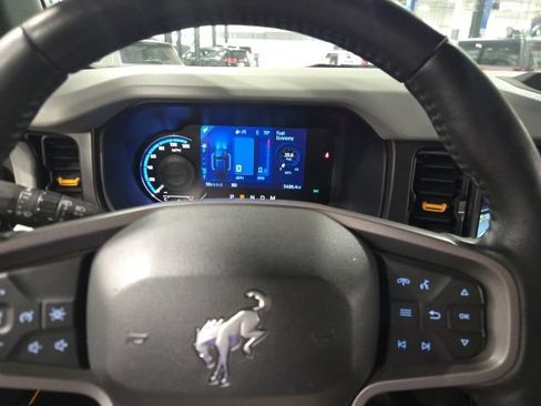 Used 2023 Ford Bronco Badlands w/ Sasquatch Package AWD/4WD image 17