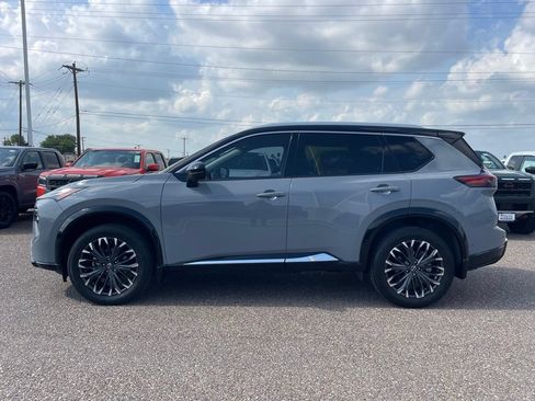Certified 2024 Nissan Rogue Platinum FWD image 4