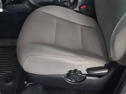 Used 2019 Toyota Tacoma SR AWD/4WD image 12