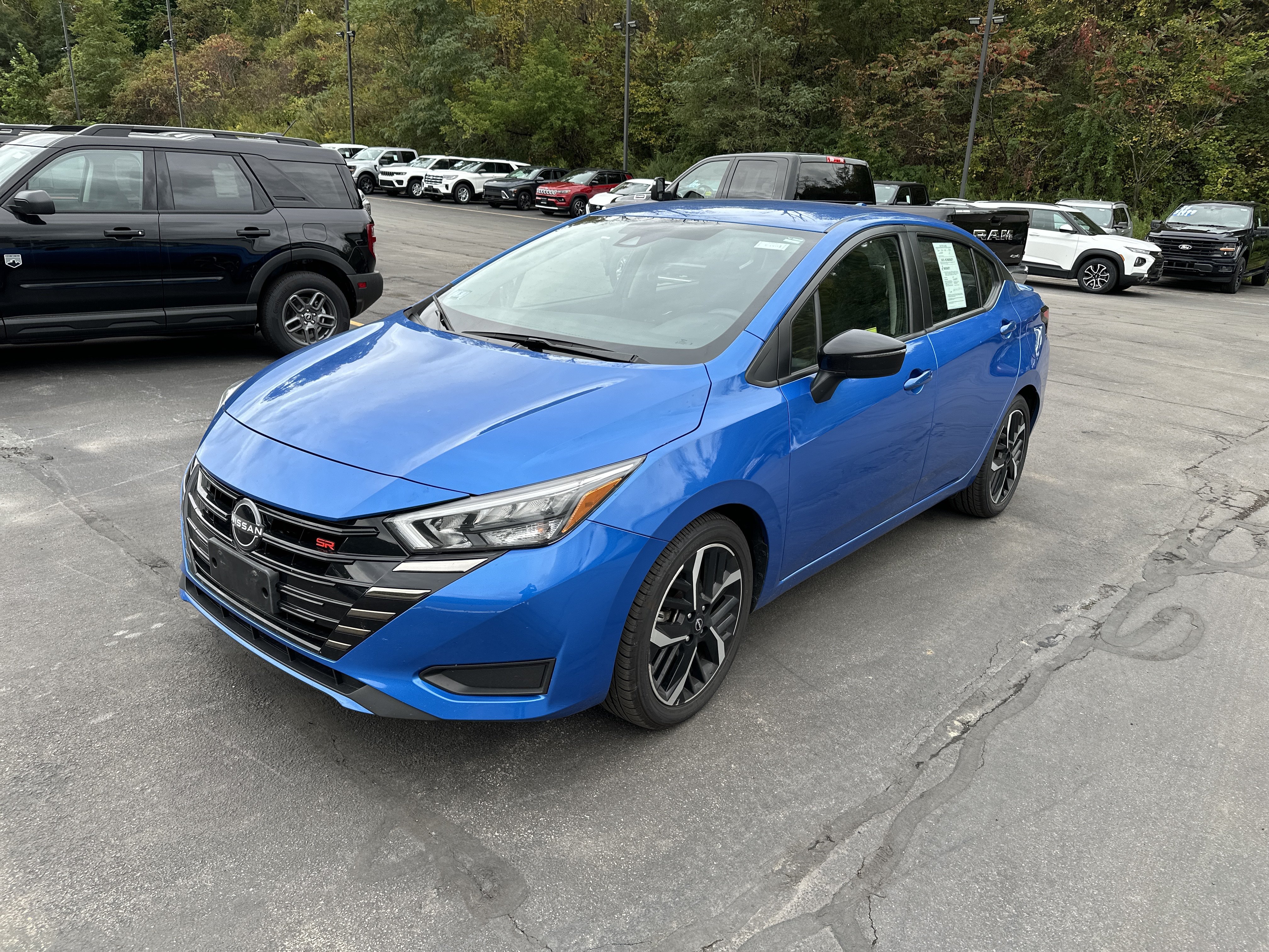 Used 2024 Nissan Versa SR FWD image 3