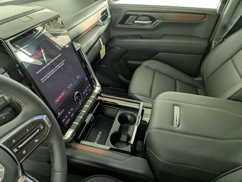 New 2026 GMC Yukon XL Denali w/ LPO, Floor Liner Package image 25