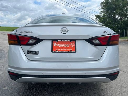 Used 2024 Nissan Altima 2.5 SV FWD image 8