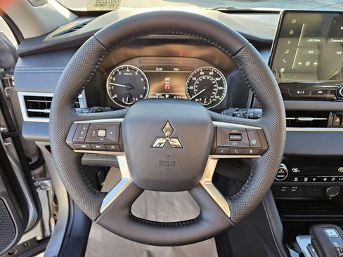 New 2026 Mitsubishi Outlander image 14