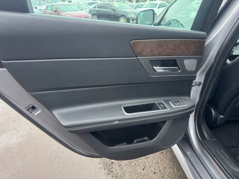 Used 2020 Jaguar XF Checkered Flag image 32