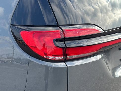 Certified 2023 Chrysler Pacifica Limited w/ S Appearance Package image 6