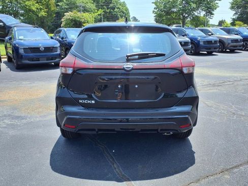 New 2025 Nissan Kicks Play S image 4