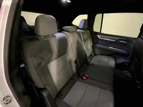 Used 2025 GMC Acadia Elevation FWD image 23
