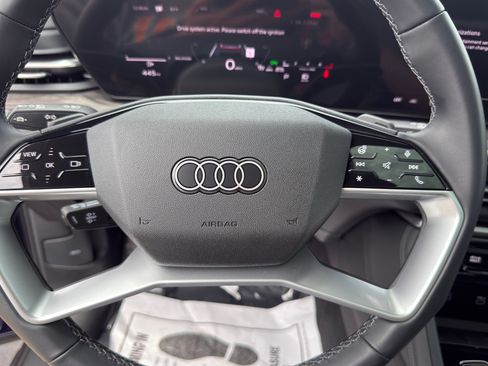 Used 2025 Audi Q5 Premium w/ Convenience Package AWD/4WD image 16