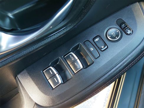 Certified 2024 Honda HR-V Sport image 28