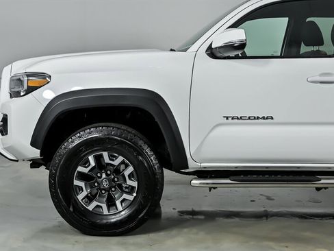 Used 2021 Toyota Tacoma TRD Off-Road AWD/4WD image 7