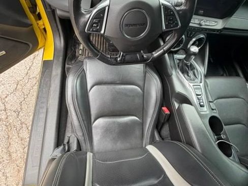 Used 2016 Chevrolet Camaro LT RWD image 6