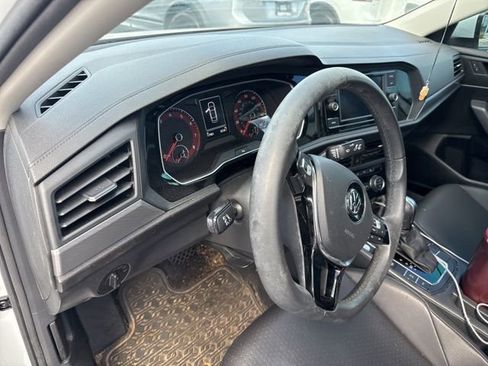 Used 2020 Volkswagen Jetta SE image 16