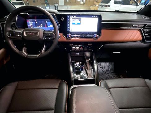 Used 2024 GMC Canyon AT4 w/ AT4 Premium Package image 15