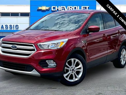 Used 2019 Ford Escape SE FWD image 2