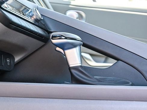 Certified 2025 Hyundai Elantra Sport image 24