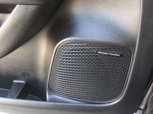 Used 2020 Chrysler Pacifica Limited w/ Advanced Safetytec Group image 14