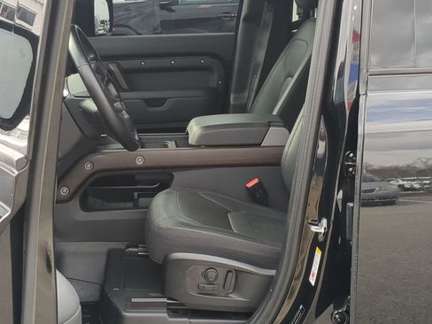 Used 2023 Land Rover Defender 110 X image 12