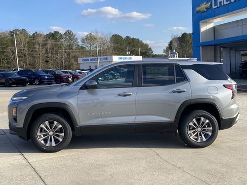 New 2026 Chevrolet Equinox LT image 2