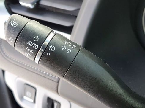 Used 2021 GMC Acadia SLT w/ Premium Package image 12