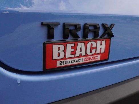 Used 2024 Chevrolet Trax RS w/ Sunroof Package FWD image 34