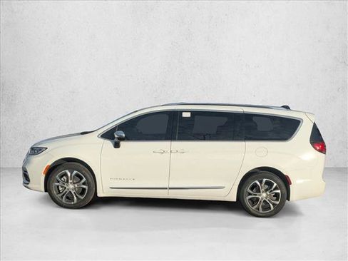 New 2026 Chrysler Pacifica Pinnacle AWD/4WD image 5
