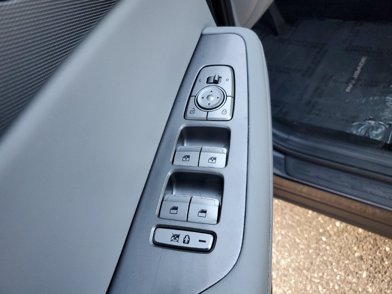 Used 2022 Hyundai Palisade SEL w/ 8P Bench Seat Package FWD image 17