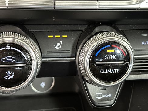 Used 2022 Genesis G70 2.0T w/ Prestige Package image 27