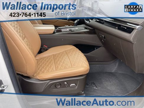 Used 2022 Cadillac Escalade ESV Premium Luxury w/ Performance Package image 35